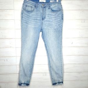 Judy Blue Take a Dip Skinny Fit Jeans